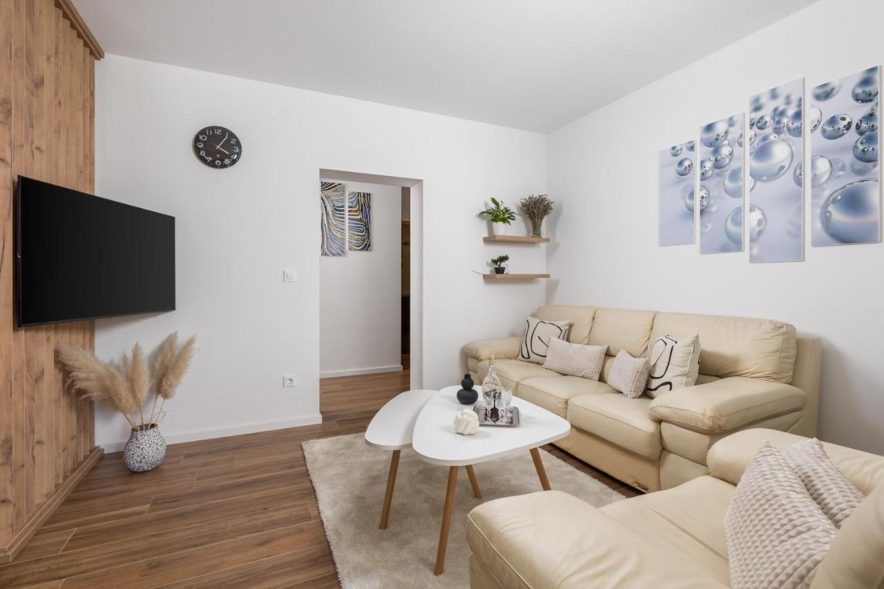 Apartment Flowers 카스타브 외부 사진