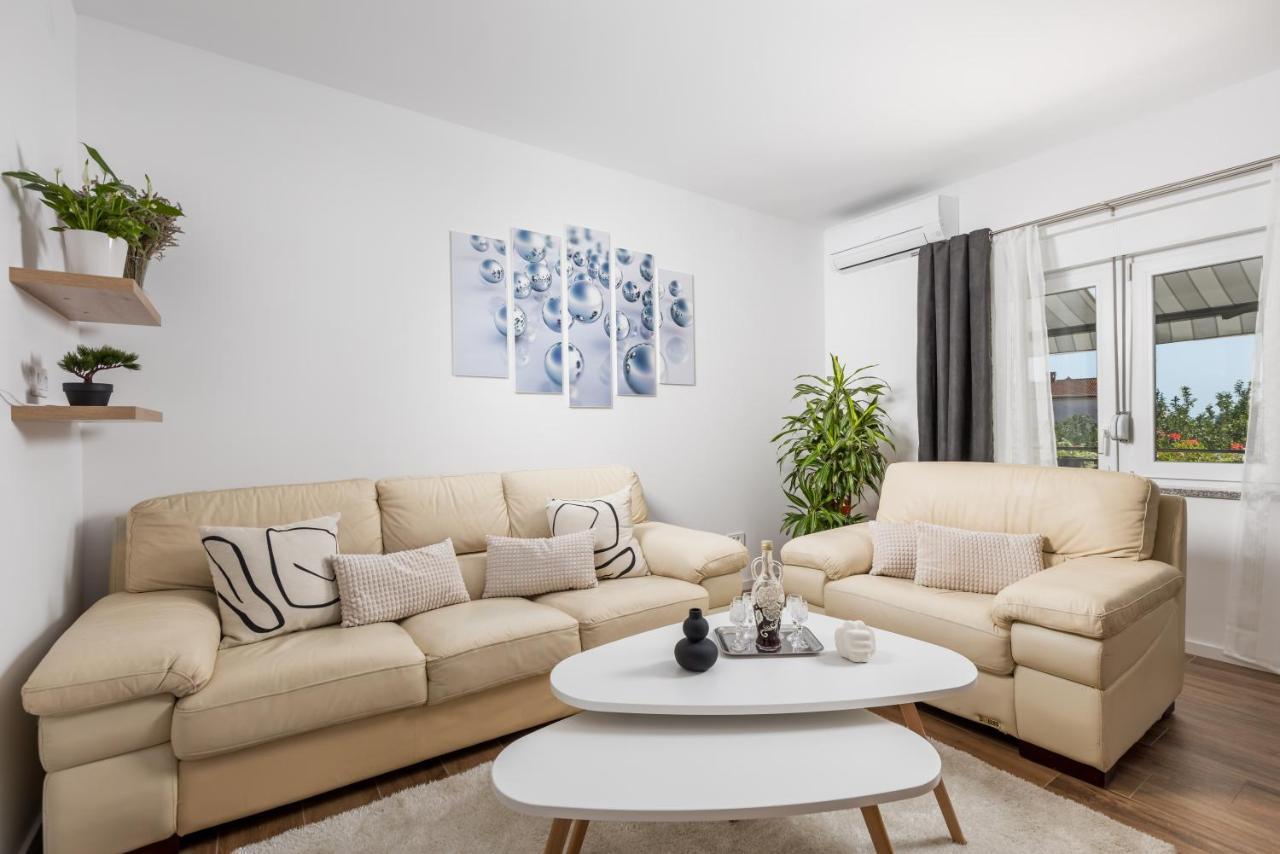 Apartment Flowers 카스타브 외부 사진